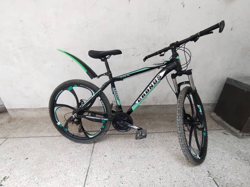 Imported cronus brand 26 inch bicycle in good condition 9\10 2