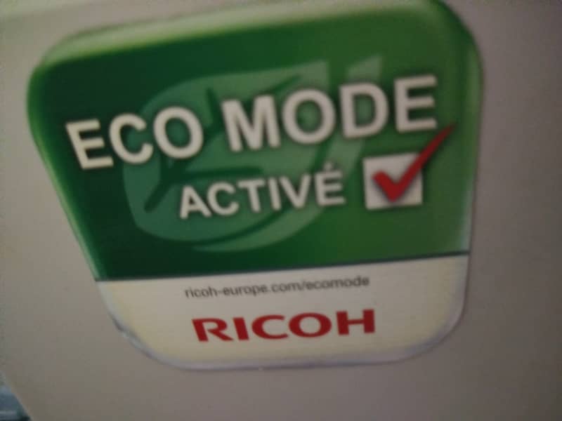 Ricoh aficio MP C3001 2