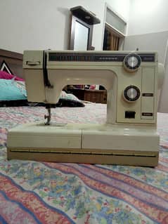 janomi sewing machine (negotiable price)