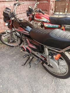 Honda 125. . . 20 modal 
add ko Pura phray sari malumat lekhe hn. 0