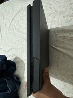 PS4 slim 500GB - (BEST PACKAGE) 2 controllers, power cord and games