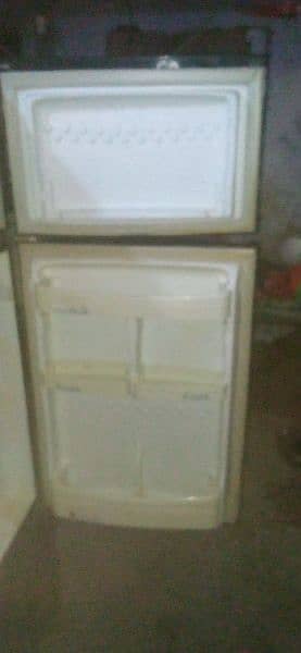 pel refrigerator for sale in gode condithion 3