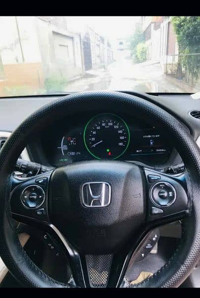 Honda Vezel 2016 11