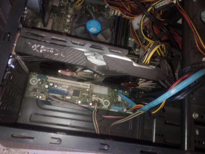 Selling my gaming PC alongside with 22inch lcd 5