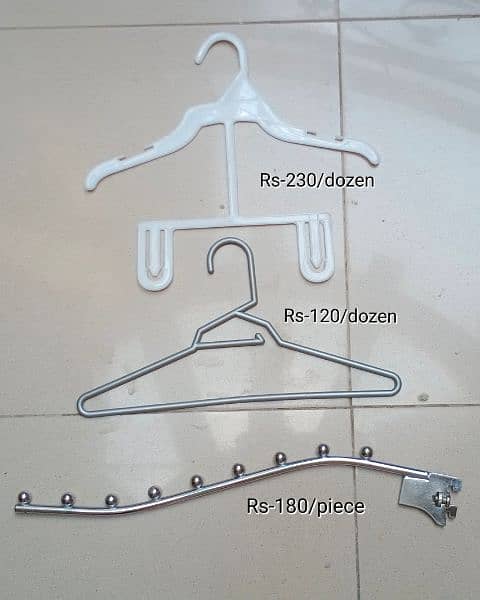 Hangers and accessories 0