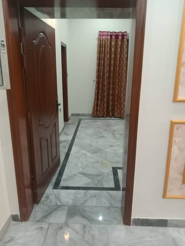 1 Kanal House Available For Sale 40 Feet Road 7 Beds 32