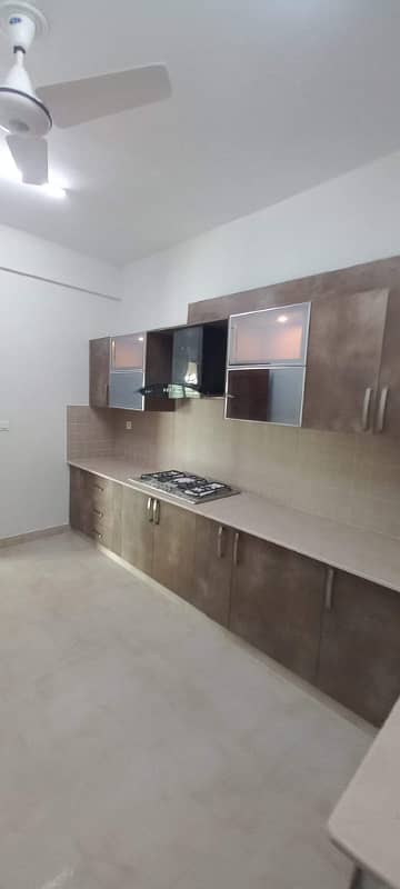 3 BEDROOM 10 MARLA BRAND NEW FLAT AVAILABLE FOR RENT IN ASKARI 11 6