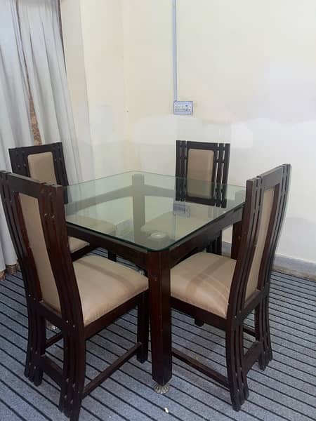 4 persons dining table 1