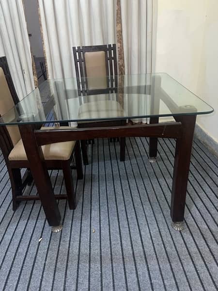 4 persons dining table 5
