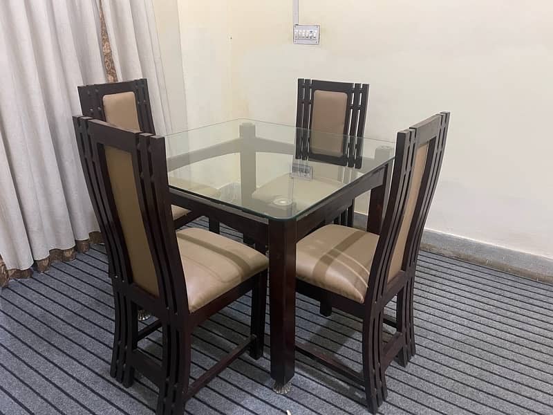 4 persons dining table 6