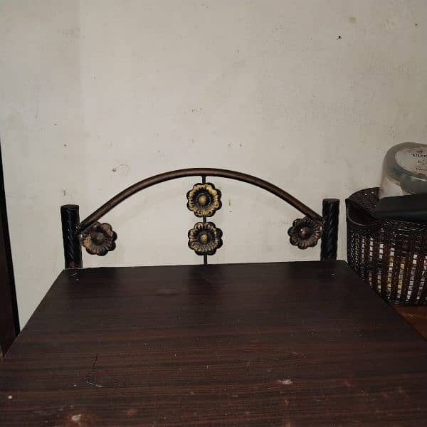 bed dressing and side table for sale 3