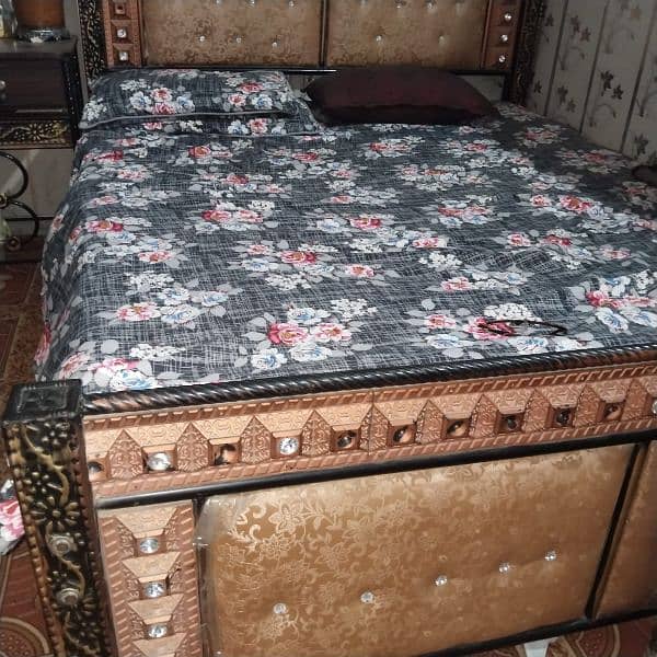 bed dressing and side table for sale 6