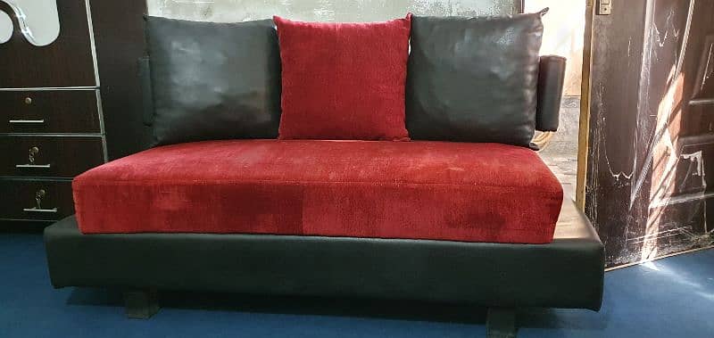 2seater sofa black and red clour 2