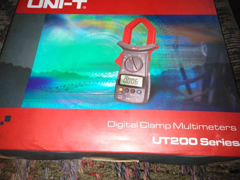Uni_T 206 model clamp meter 0