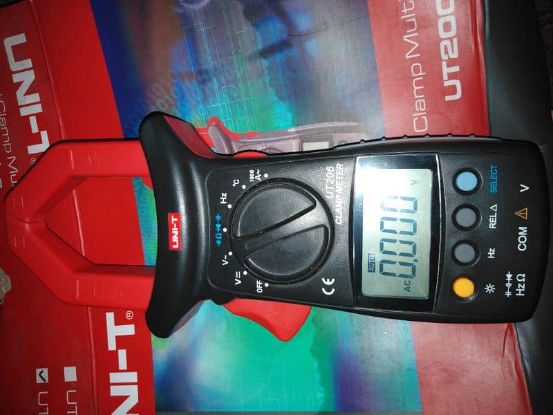 Uni_T 206 model clamp meter 1