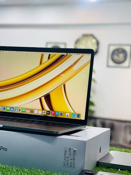 Macbook Pro 2020 M1 Chip 13”inch 16Gb Ram 1TBGb Ssd 0