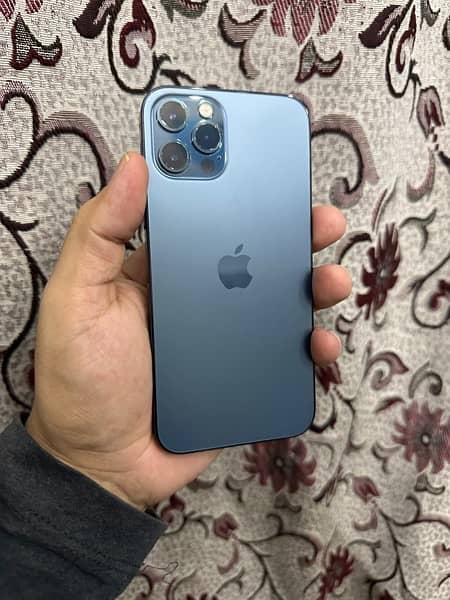 iPhone 12 Pro 256GB Blue Condition 10/10 3