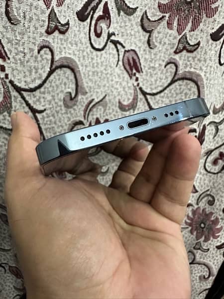 iPhone 12 Pro 256GB Blue Condition 10/10 8