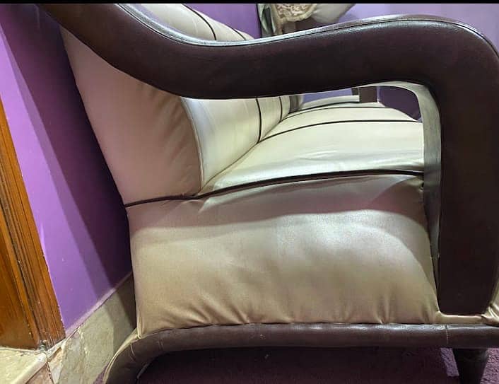 5seater sofa + table for sale just like new 2