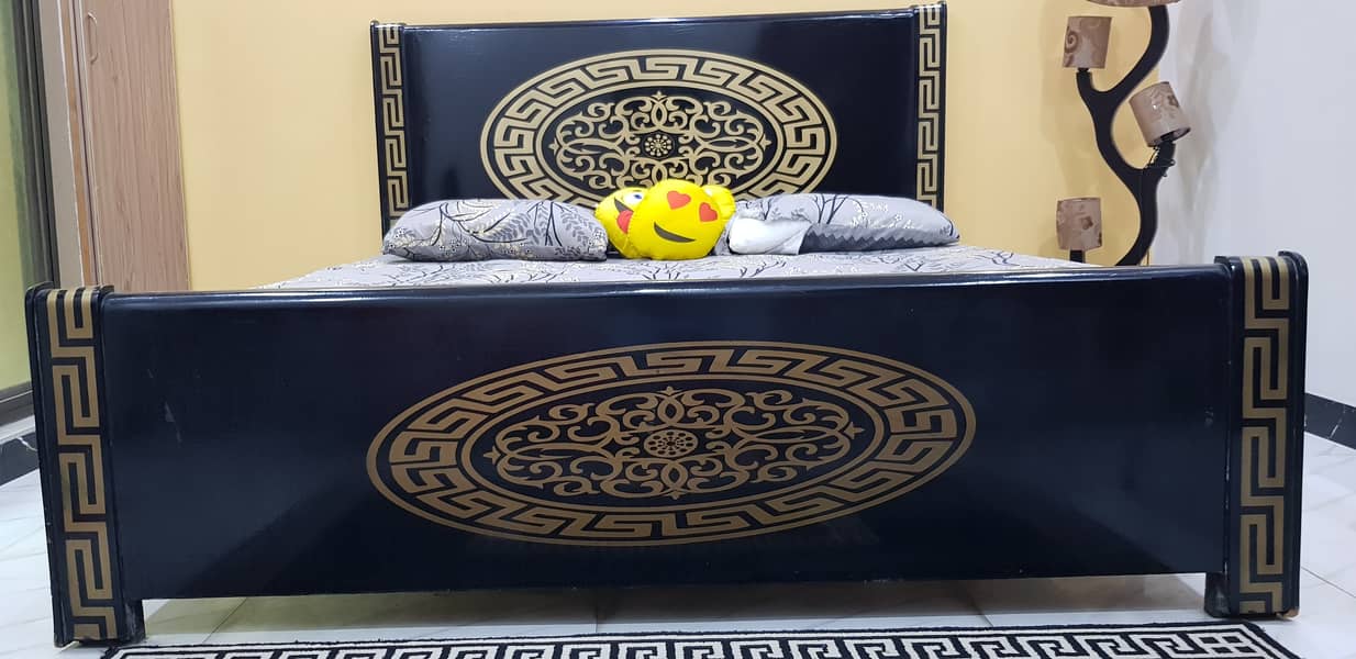 Premium and beautiful bed for sale in low price 4