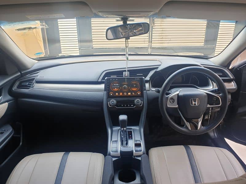 Honda Civic 2019 10