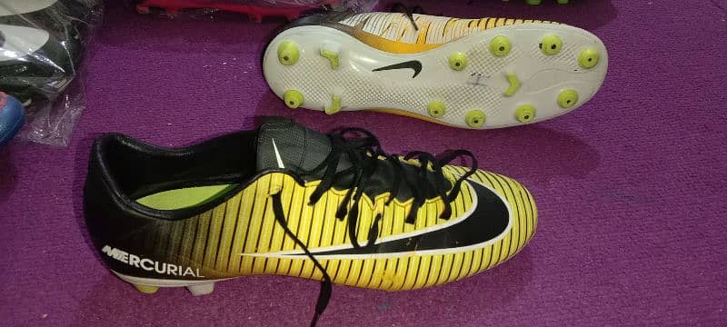 Original Football shoes (studs) for sale All size r available 7