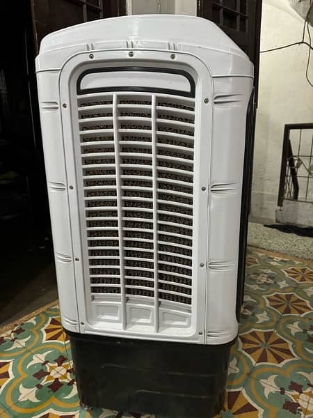 Room Cooler 10/10 condition Model im 2600 . Only One week use by 4