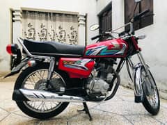 I am selling Honda 125 , Model 2020 in excellent condition.