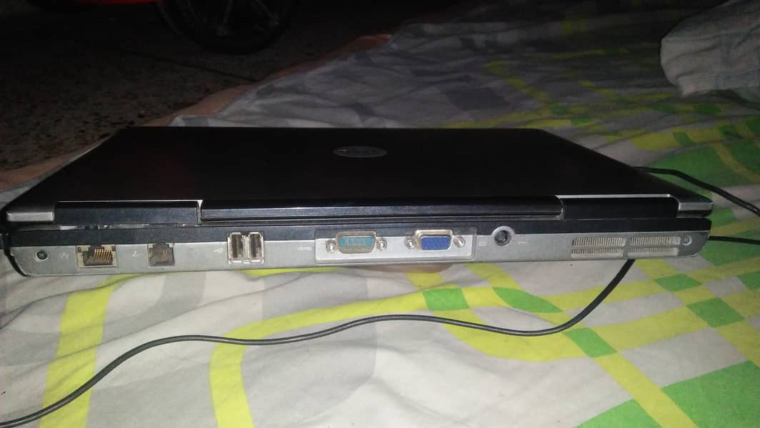 I am selling my dell D63O LAPTOP9CELL BATTERY, 4GB RAM, 32OGB HARD 3
