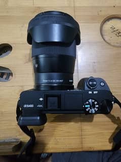 Sony Alpha a6400 Mirrorless Camera | Sigma 16mm Lens