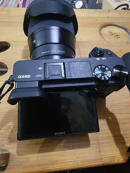 Sony Alpha a6400 Mirrorless Camera | Sigma 16mm Lens 3