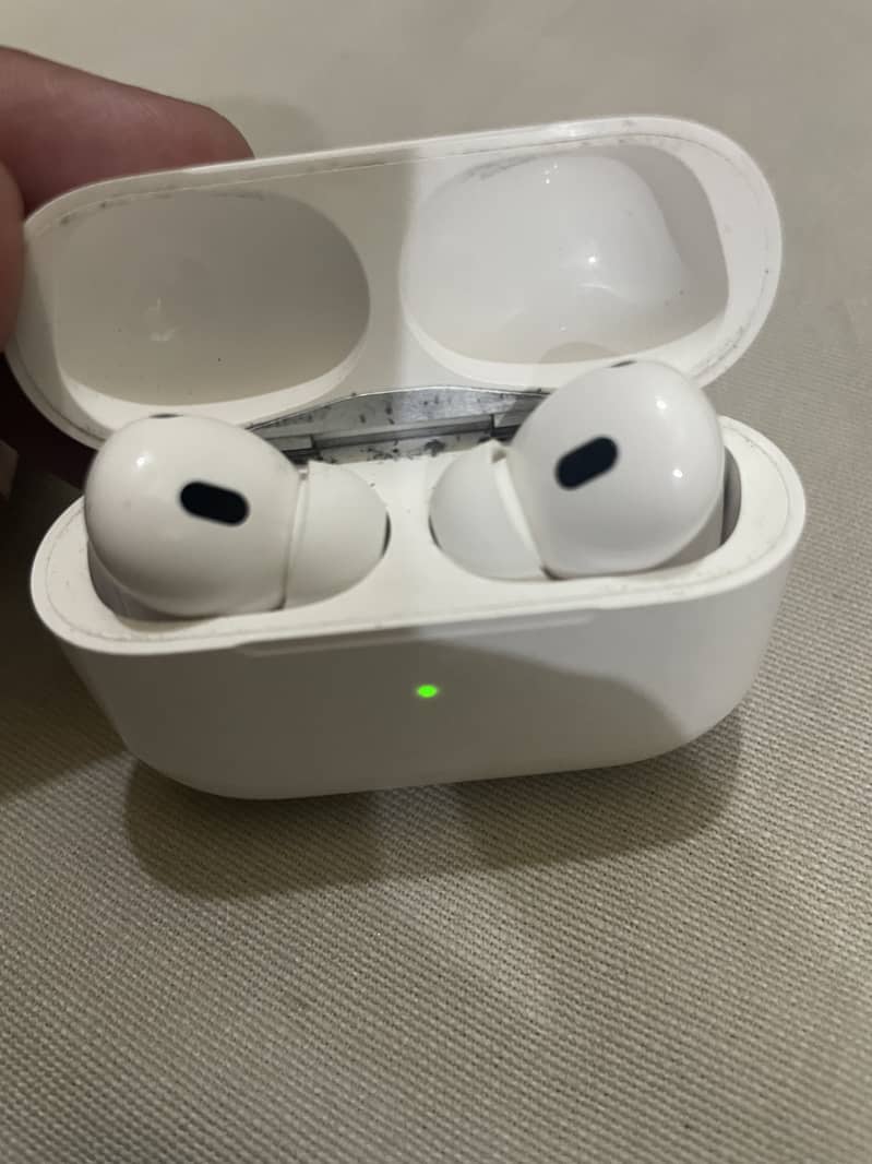 Original iPhone AirPods Pro in very good condition. 0