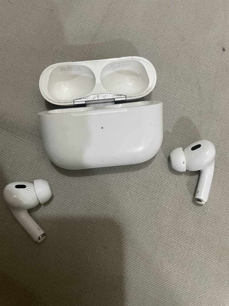 Original iPhone AirPods Pro in very good condition. 1