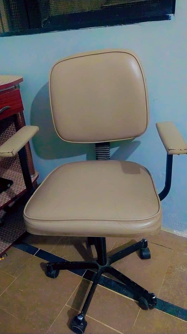 Office chair 1