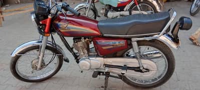 Honda 125 complete file urjant sale 10by10 condition Lahore no