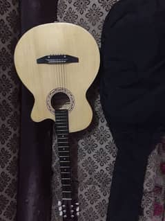 Acoustic guitar for sale contact on whatsaal (03325109822