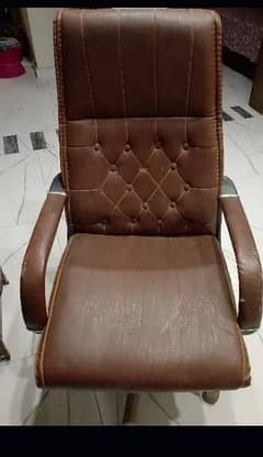 office chair and table for sale