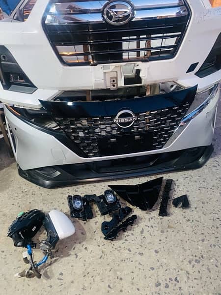 Nissan Note Hybrid 2021 Headlight & Bumper 3