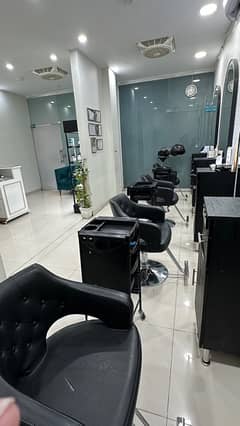 Running ladies saloon for sale / Business for Sale/  Salon for sale