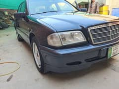 mercedes benz c180 Available for rent 0