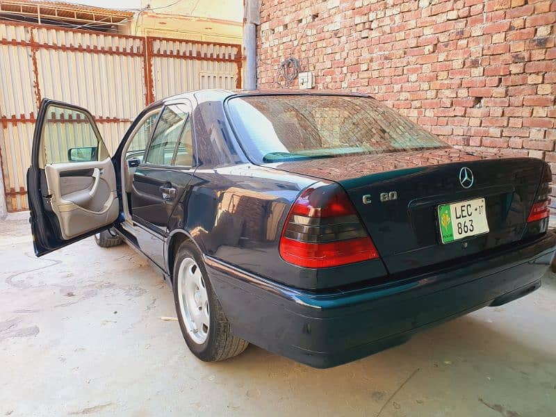 mercedes benz c180 Available for rent 1