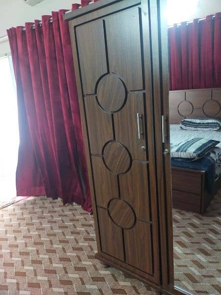 closet just like new condition 0