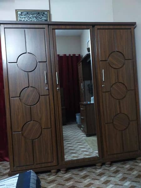 closet just like new condition 1