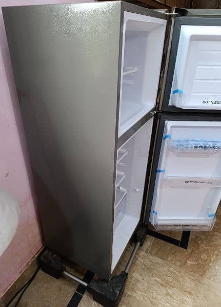 Haier mini fridge 6