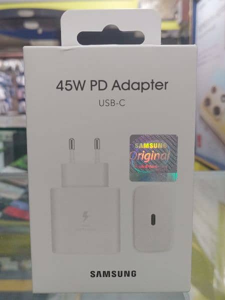 Samsung 25W, 45W PD Adapter and Cables 3