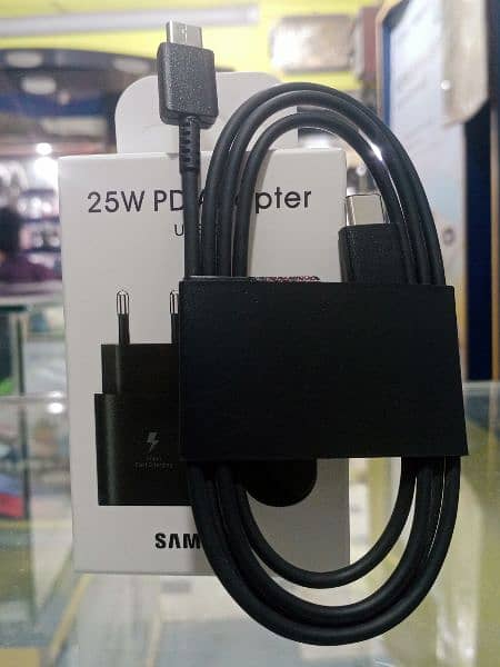 Samsung 25W, 45W PD Adapter and Cables 4