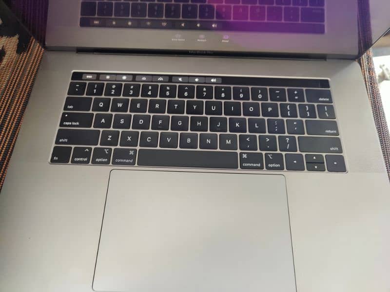 MacBook Pro 2016 15 inch Core i7 8