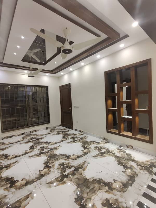 Ten Marla Non-Furnished Brand New House For Rent In Bahria Town, Lahore. 5