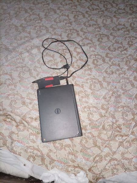 Dell touch chrome book in good condition 1