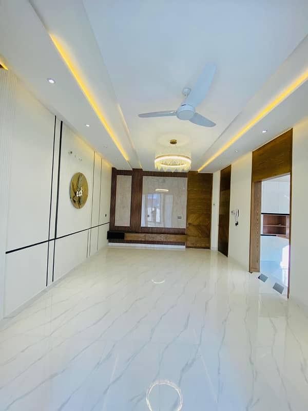 Ten Marla Non-Furnished Brand New House For Rent In Bahria Town, Lahore. 4